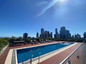 The Williams 2br Apt Pool Gymwifi Balcony